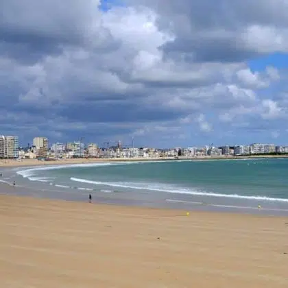 ADO la grande plage les sables dolonne