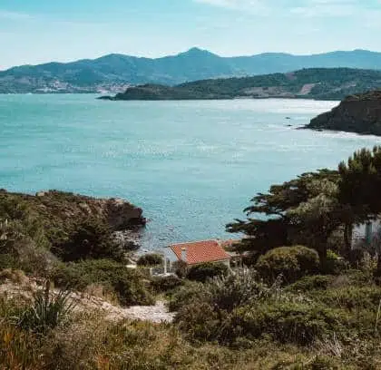 Magnificent hike above the sea between Collioure and Clos de Paulilles in Occitanie