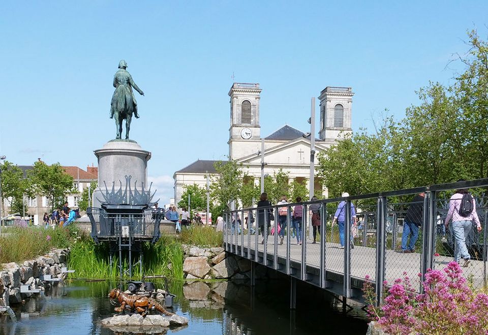 les pirons la roche sur yon tourisme